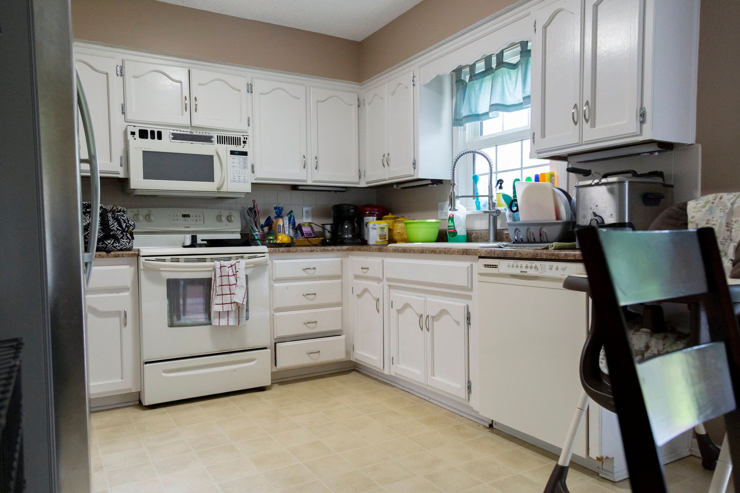 Bobby Berk Queer Eye Netflix Makeover Reveal Robert Season 3 Living Room Dining Room Bedroom 1