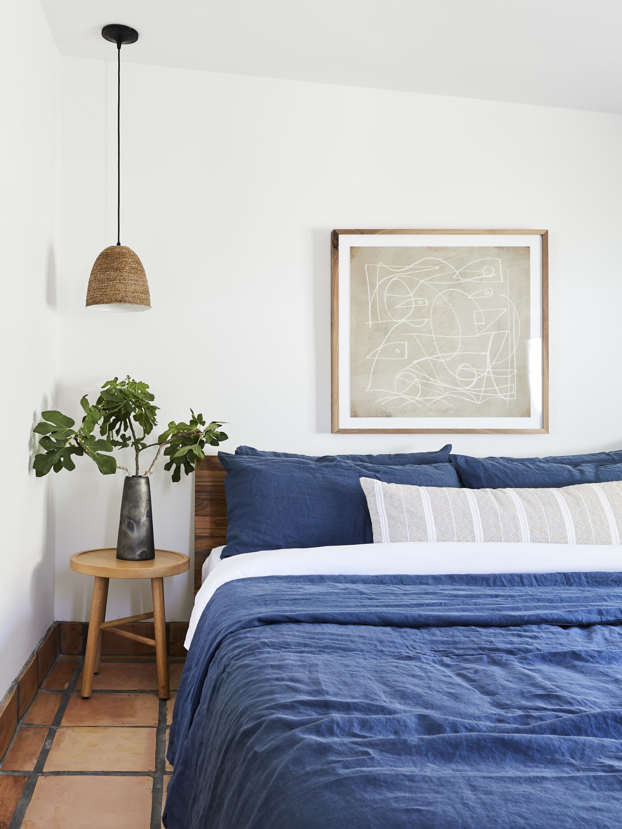 Rental-Friendly Apartment Lighting Ideas