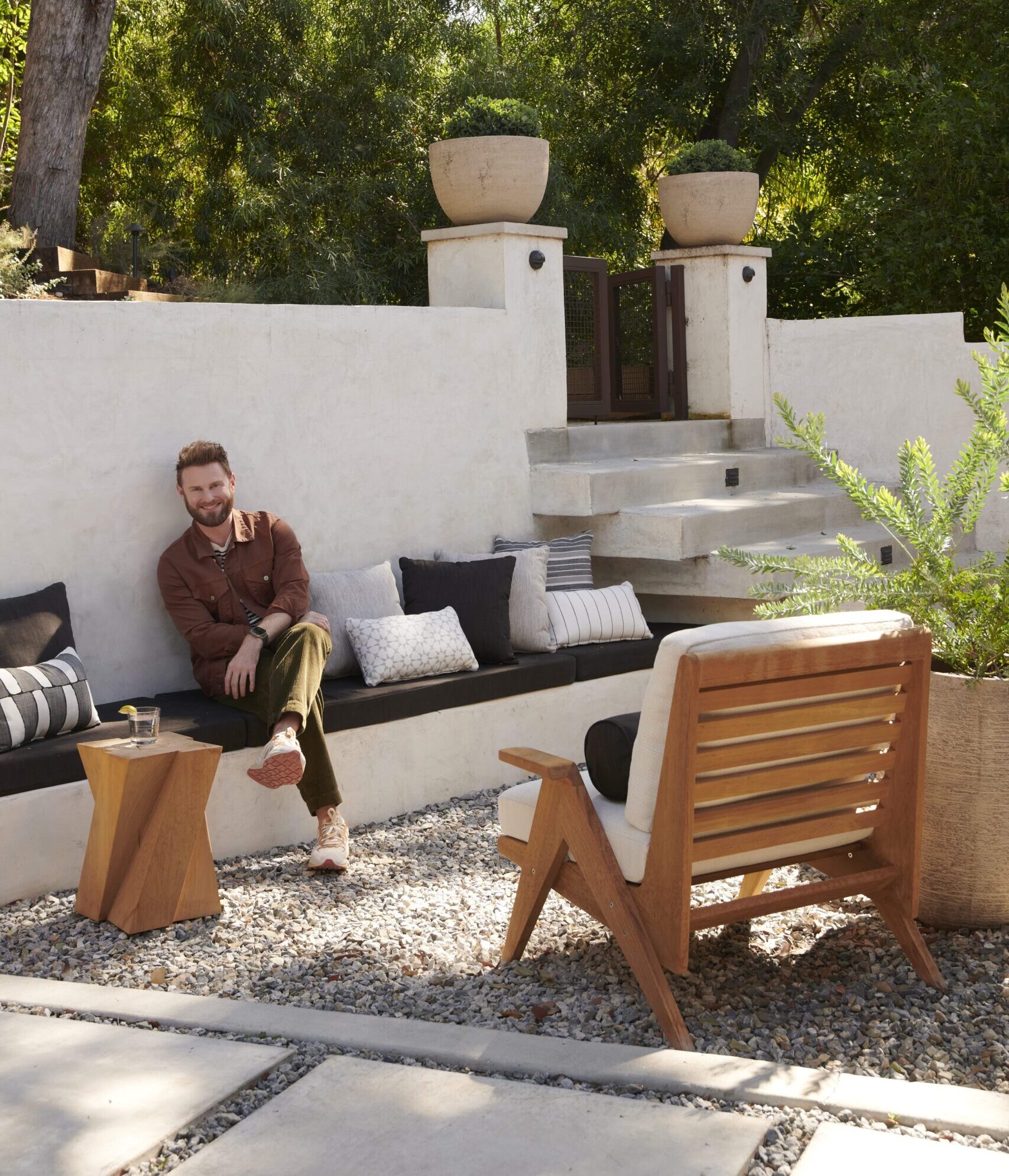 Bobby Berk Headquarters Exterior 21 scaled e1701798089797