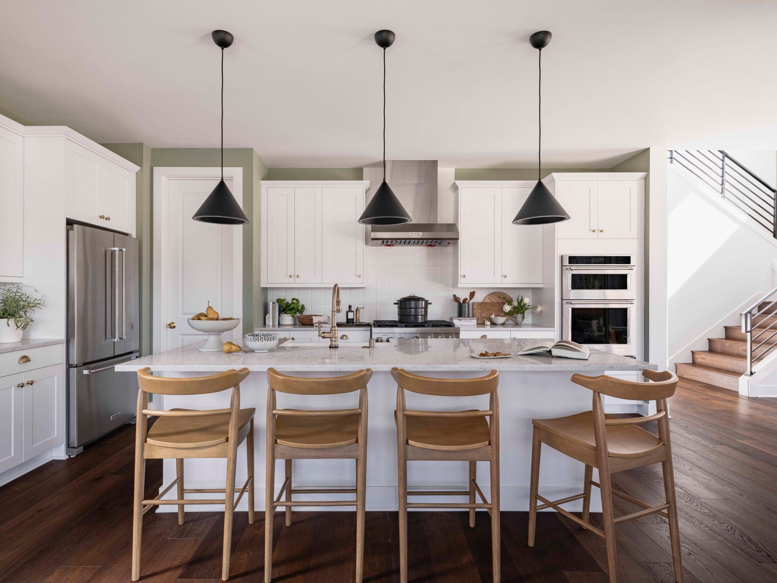 how to update kitchen cabinets